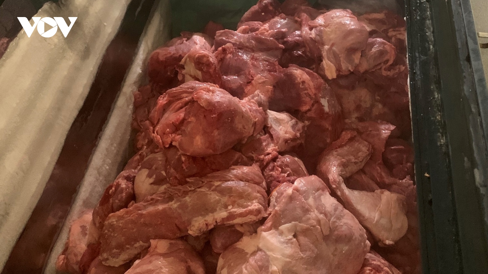Chủ quán bánh mỳ thịt nướng nhập thịt lợn nhiễm dịch tả châu Phi