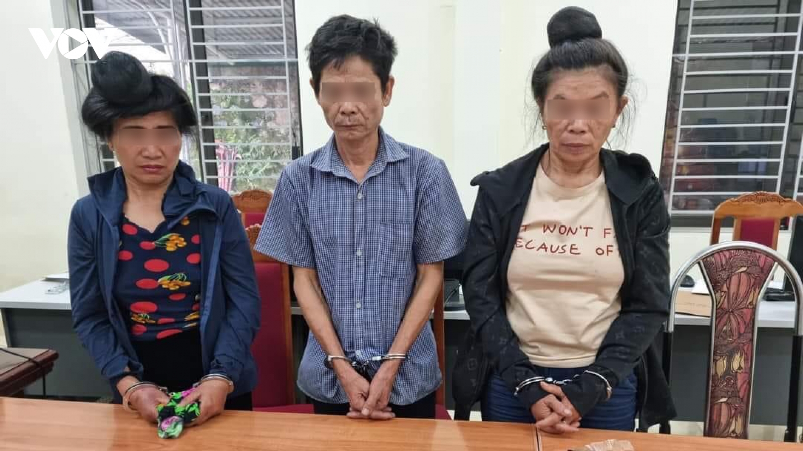 Bắt 3 đối tượng mua bán 2.800 viên ma túy tổng hợp và 1 gói heroin
