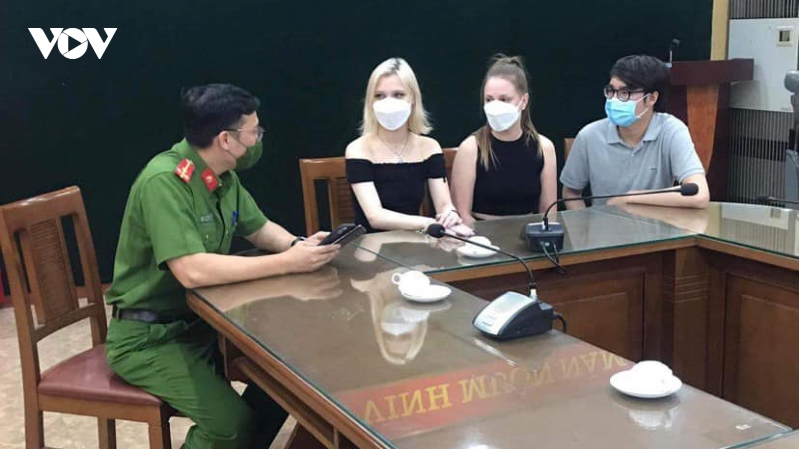 Vụ nữ du khách Nga bị trộm điện thoại: Tài xế taxi thừa nhận bỏ chạy để chiếm tài sản