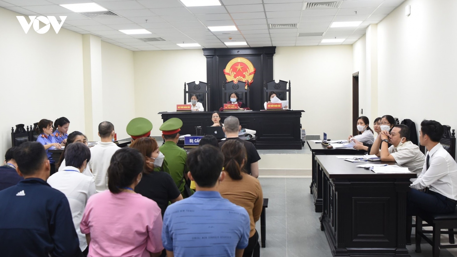 Nhóm bị cáo buôn bán trẻ em sang Trung Quốc lĩnh án 52 năm tù giam