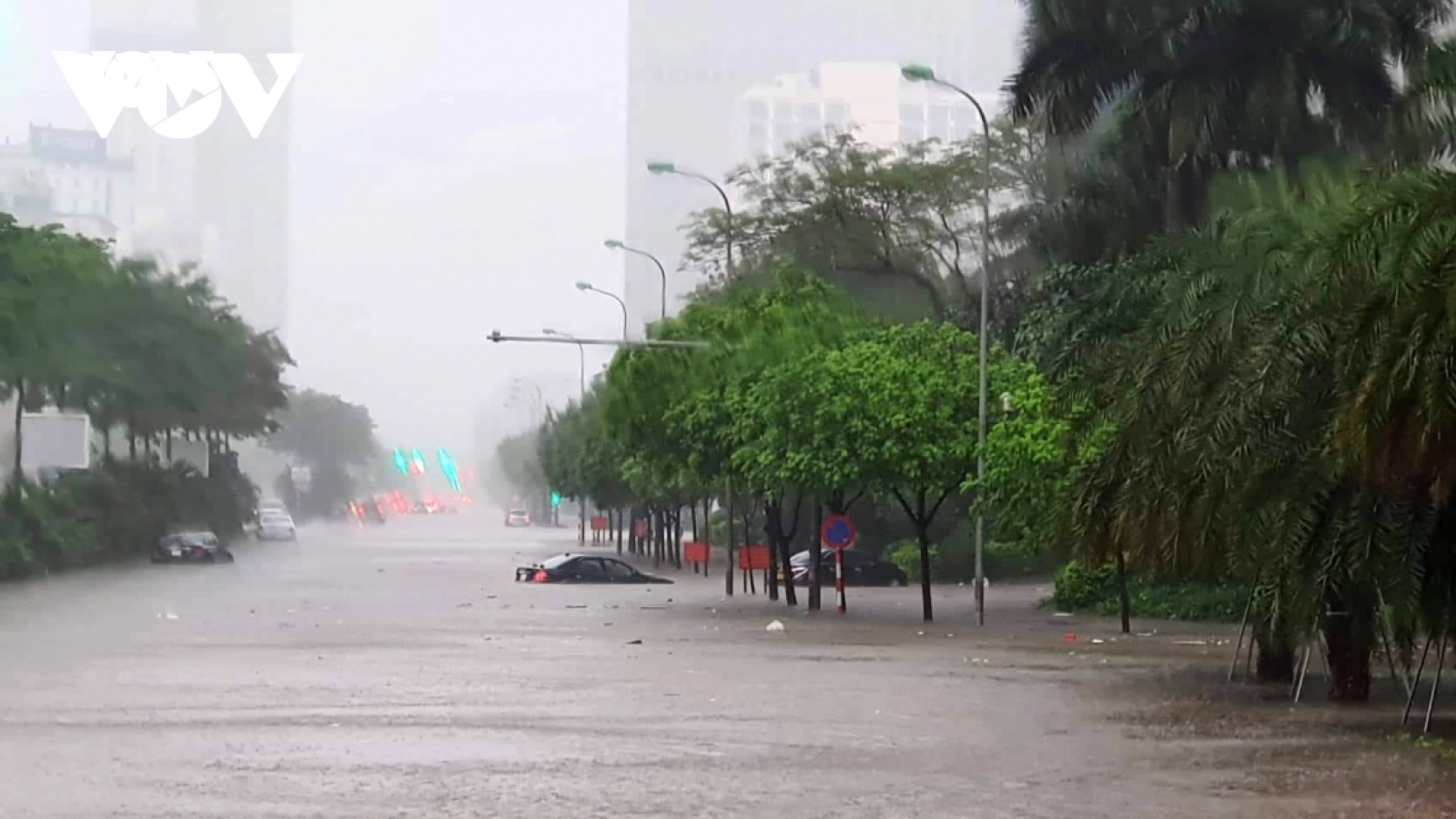 Hà Nội cứ mưa là ngập, bài toán quy hoạch chưa đảm bảo?