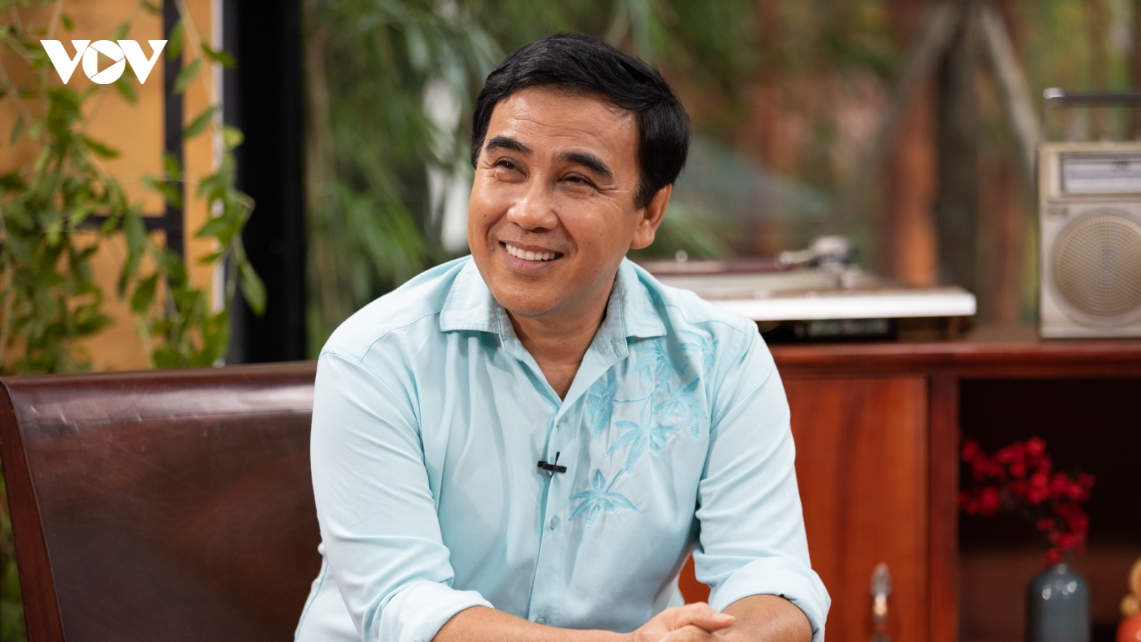 Chuyện showbiz: Quyền Linh từng bị 30 người lao vào đánh “sứt đầu mẻ trán” khi đóng phim