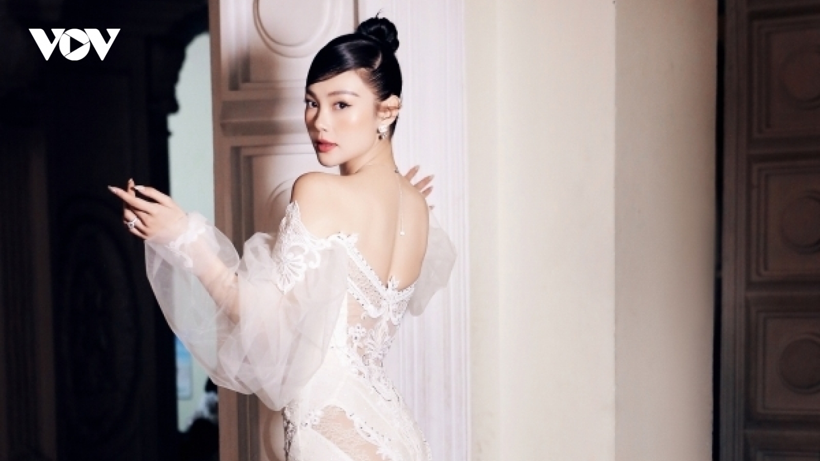 Chuyện showbiz: Ca sĩ Minh Hằng xúc động chia sẻ về hôn phu và đám cưới tháng 6