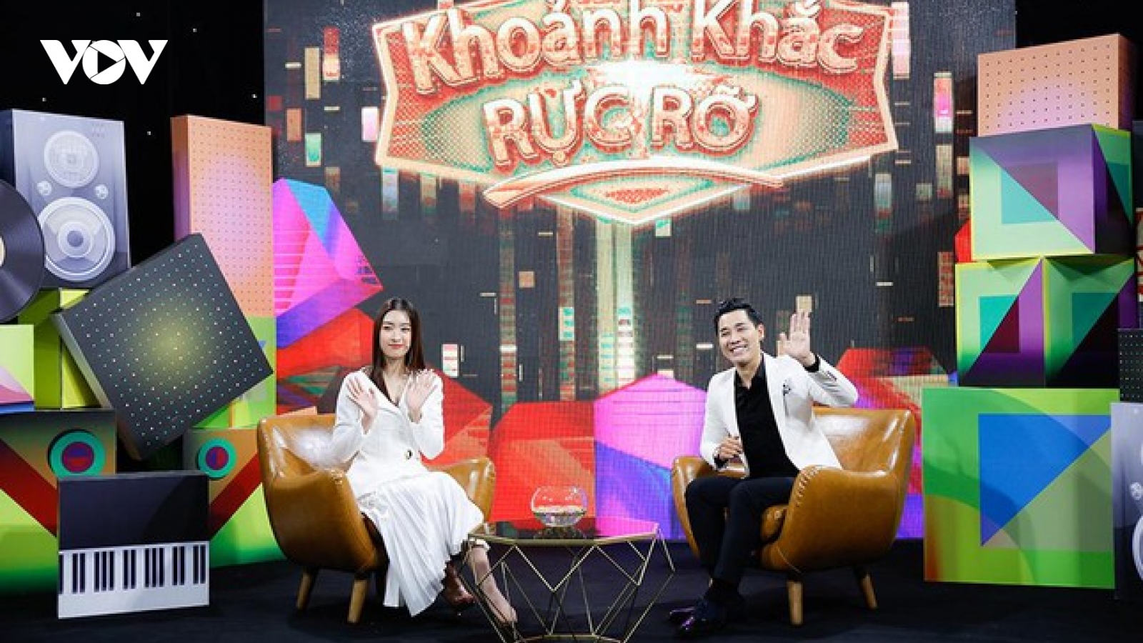 Chuyện showbiz: Hoa hậu Đỗ Mỹ Linh chia sẻ cảm giác sau 1 đêm trở nên nổi tiếng