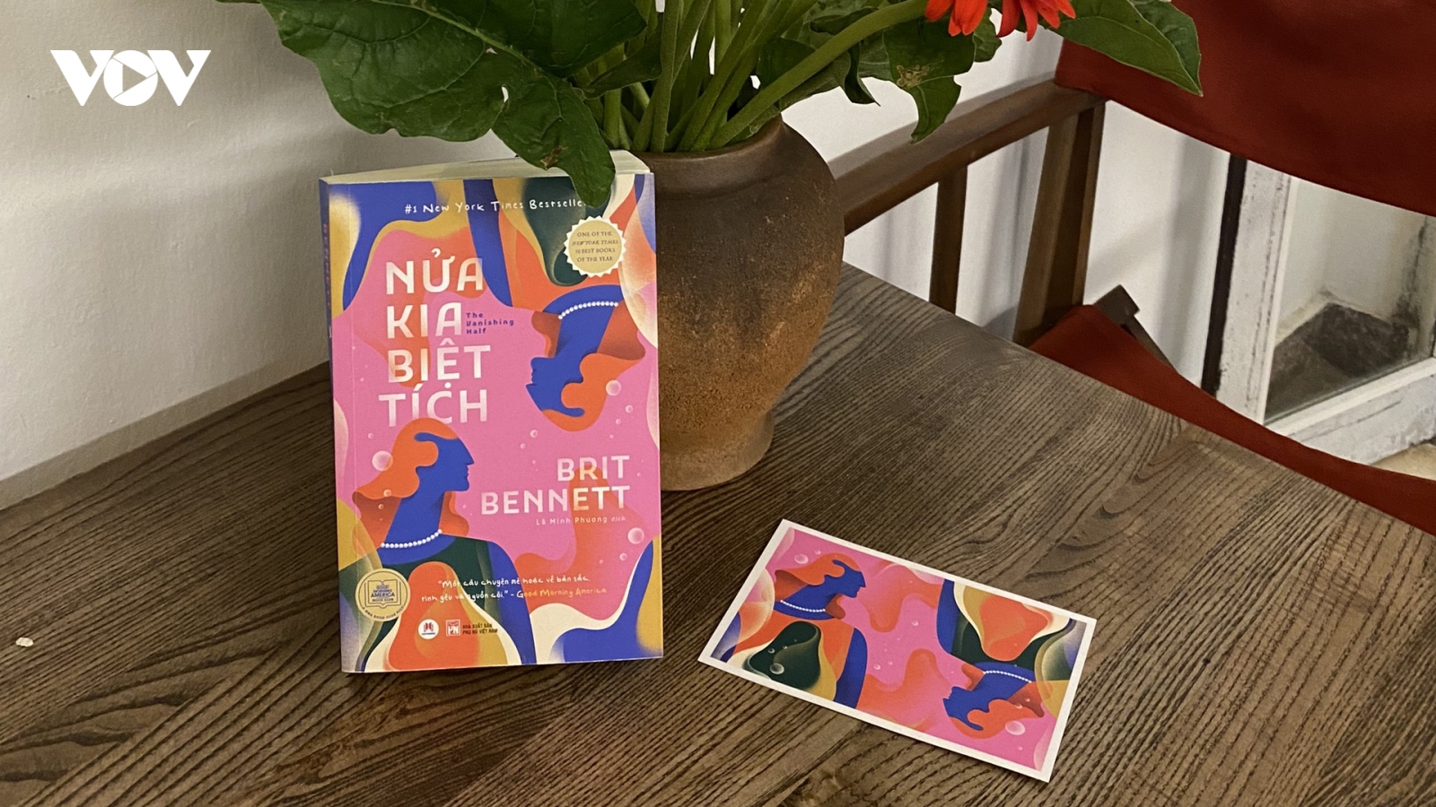"Nửa kia biệt tích" - Tiểu thuyết hay nhất năm 2020 của nhà văn Brit Bennett
