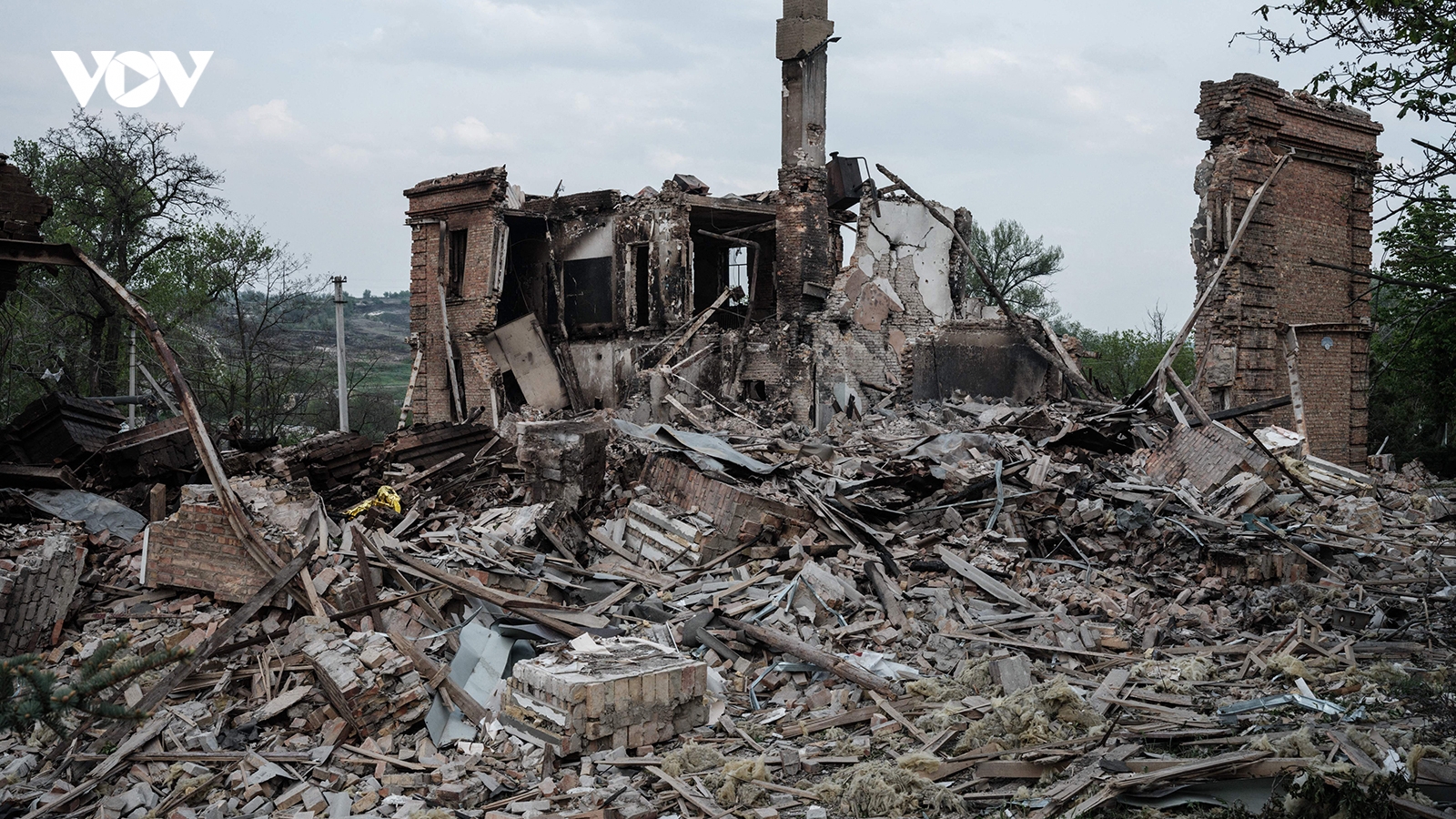 Tổng thống Zelensky: Tình hình tại Donbass cực kỳ khó khăn