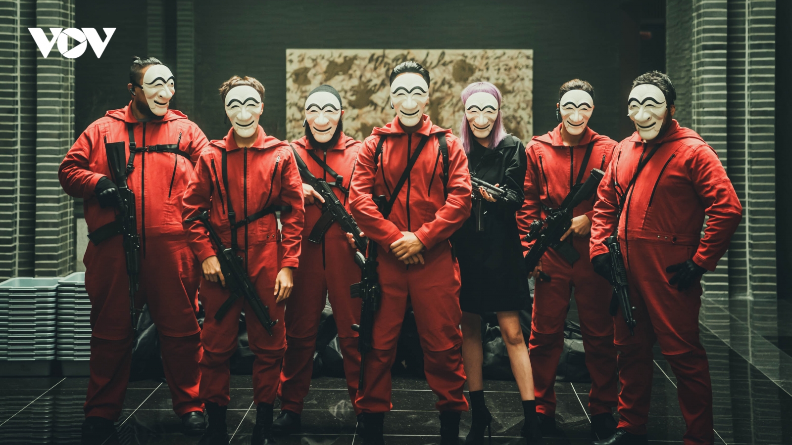 "Money Heist" bản Hàn tung teaser kịch tính với ngôi sao "Squid game" Park Hae Soo