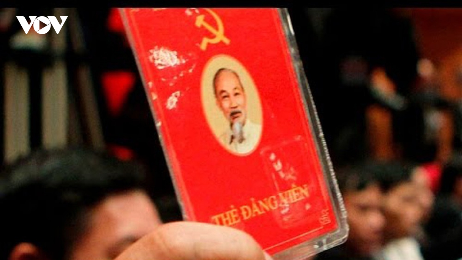 Mượn danh xưng "đảng viên" để thăng quan, tiến chức