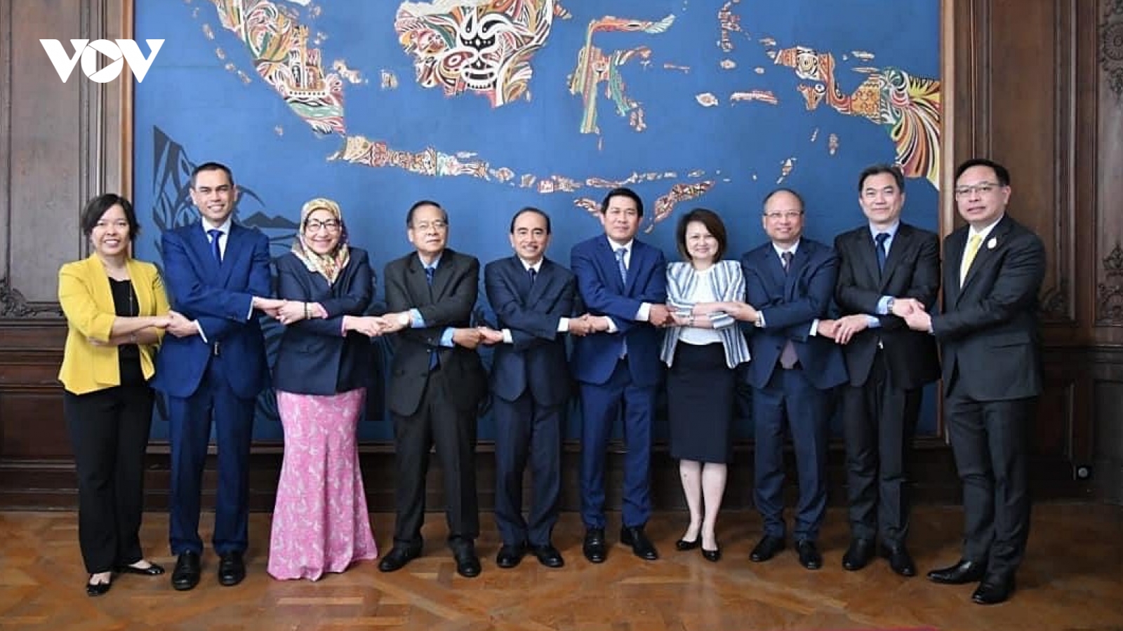 Việt Nam dự họp Ủy ban ASEAN tại Paris