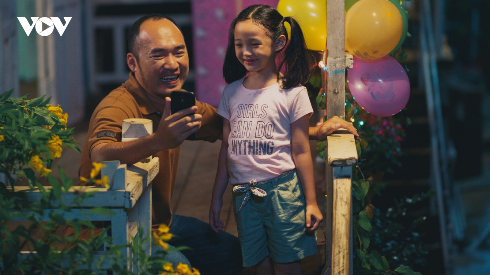 Tiến Luật muốn có con gái sau khi đóng “Dân chơi không sợ con rơi" 