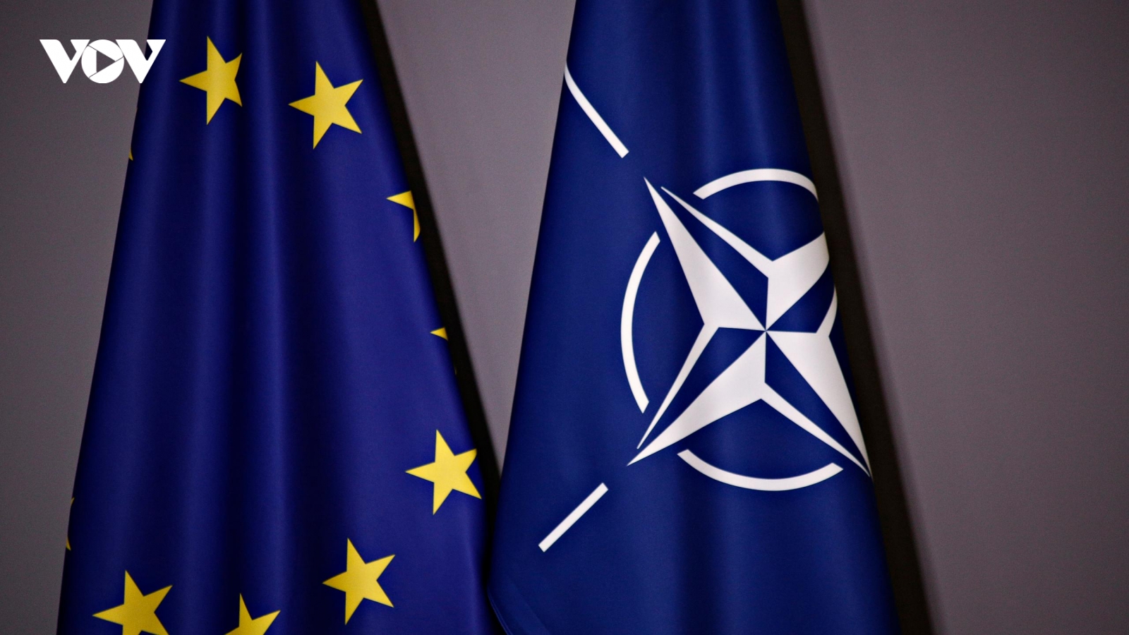 Cuộc chiến ở Ukraine khiến vai trò bảo đảm an ninh châu Âu của EU thay đổi thế nào?