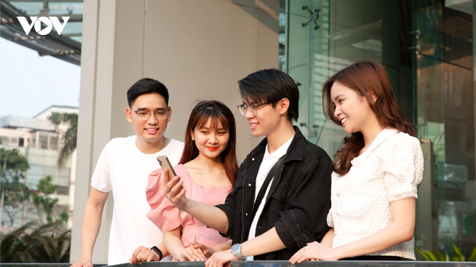 Giới trẻ háo hức cùng Hòa Minzy "hứng" ưu đãi 700.000 đồng trên ví VNPAY