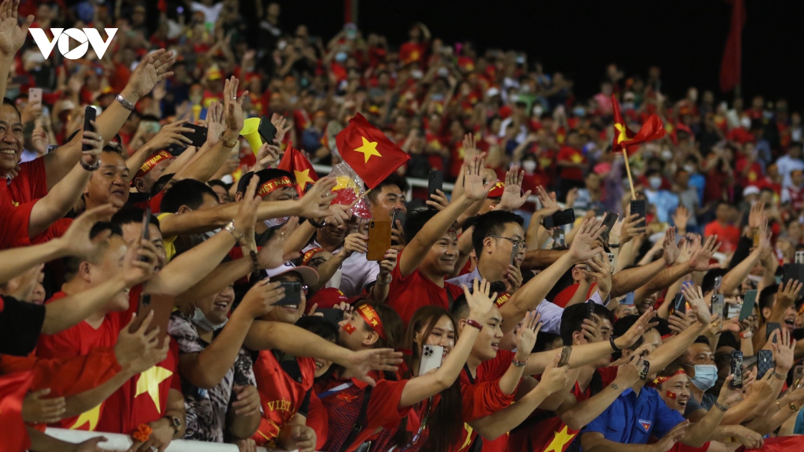 Nhâm Mạnh Dũng ghi "bàn thắng vàng" để bảo vệ HCV SEA Games