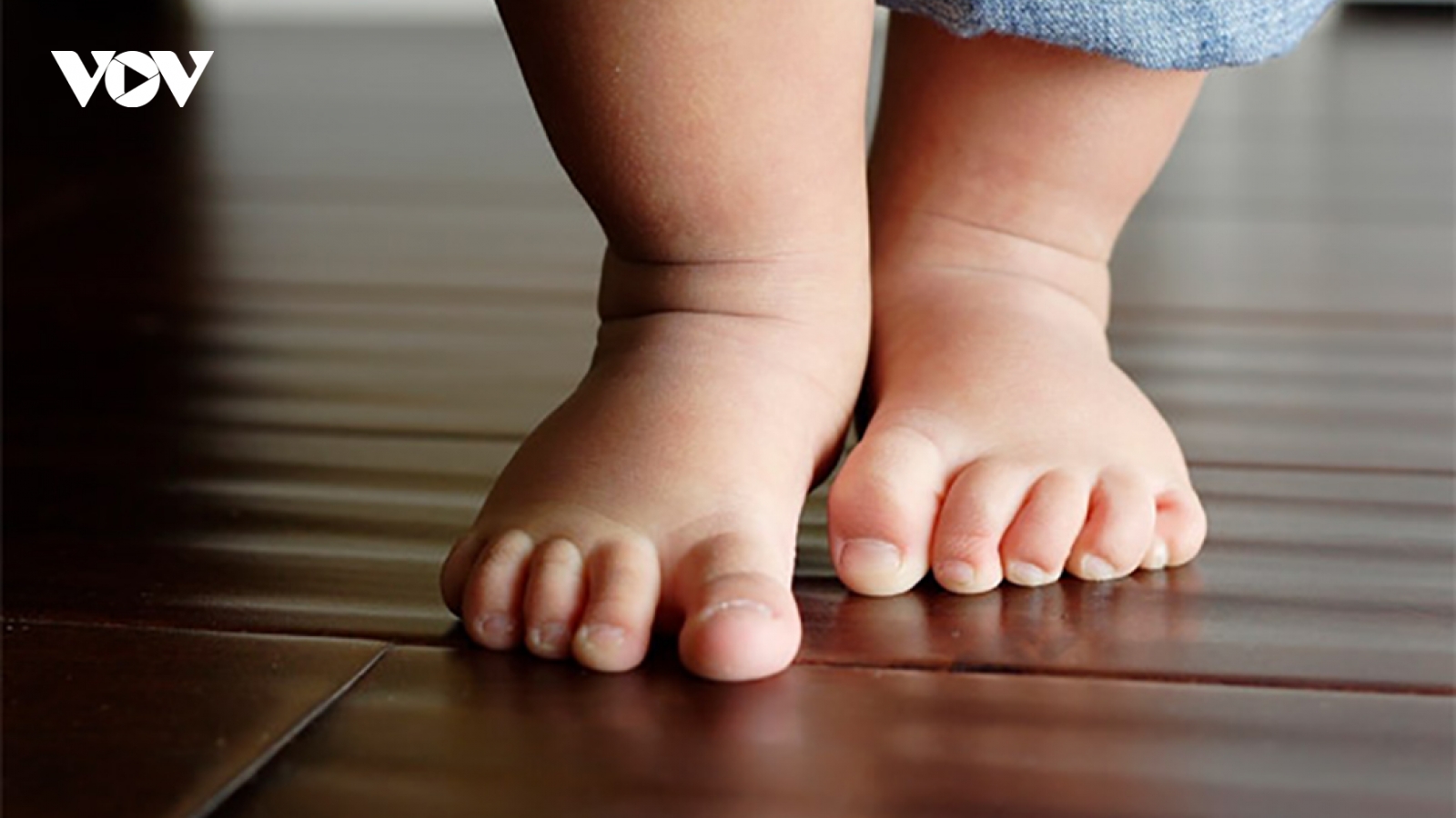 Tất cả những điều mẹ cần biết về bàn chân của trẻ sơ sinh