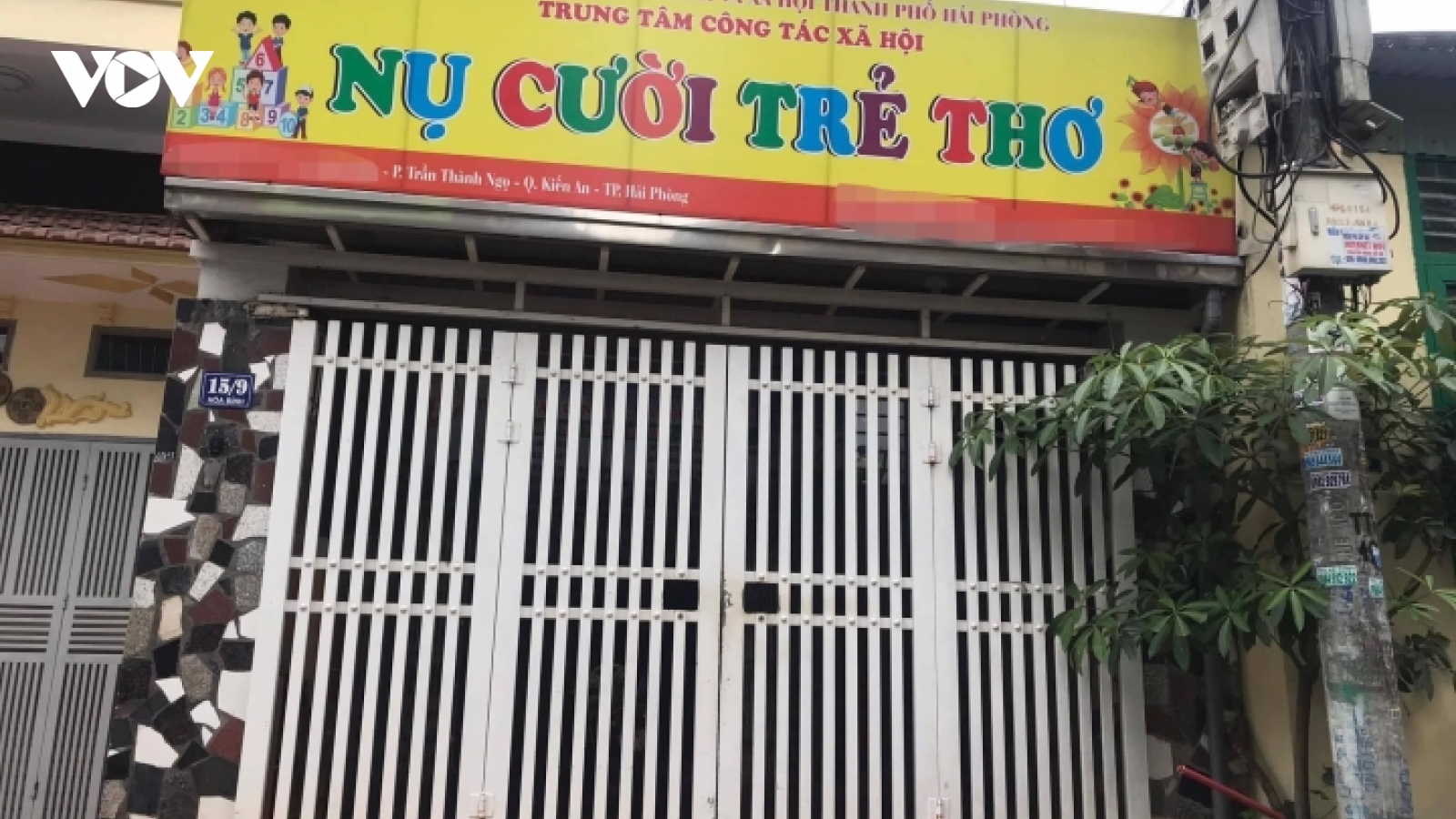 Bé 2 tuổi ở trung tâm giáo dục chuyên biệt có nhiều vết bầm, nghi bị bạo hành
