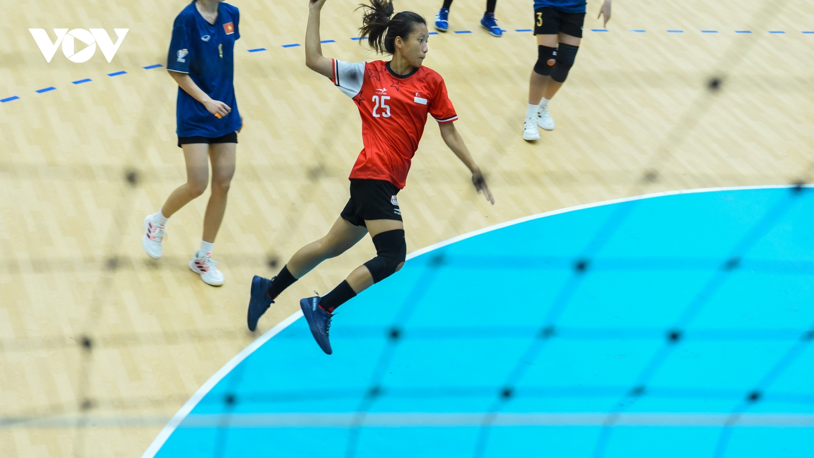 Bóng ném trong nhà Việt Nam tiếp tục chuỗi trận chiến thắng