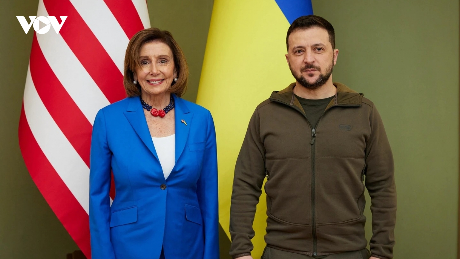 Chủ tịch Hạ viện Mỹ Pelosi gặp Tổng thống Ukraine Zelensky, cam kết sát cánh với Kiev