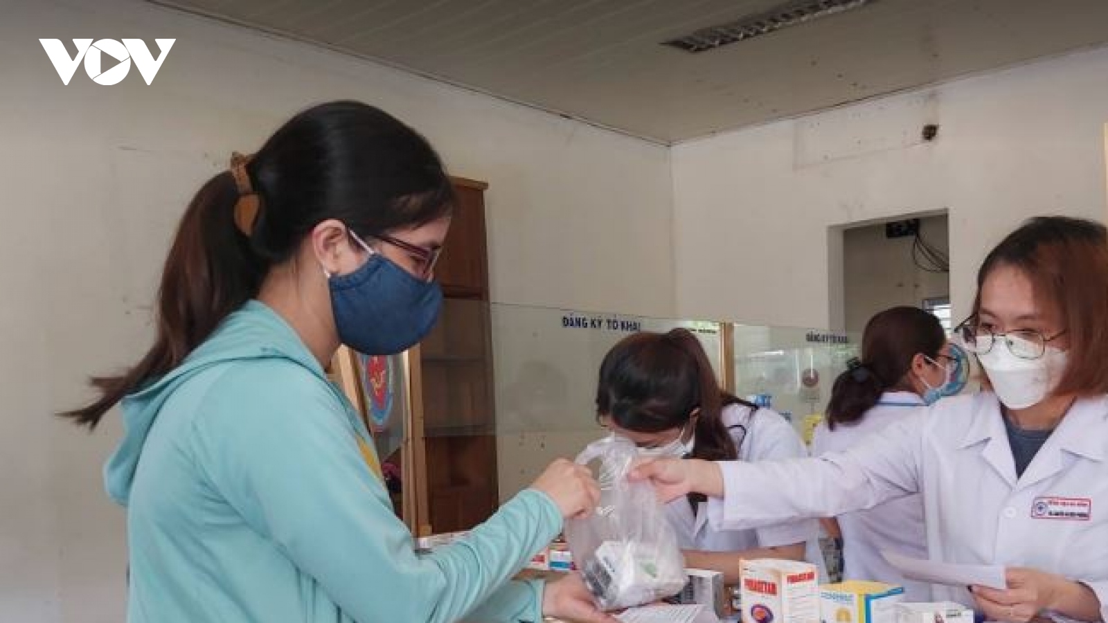 Đà Nẵng khám bệnh miễn phí cho gần 1.000 thanh niên, công nhân nghèo