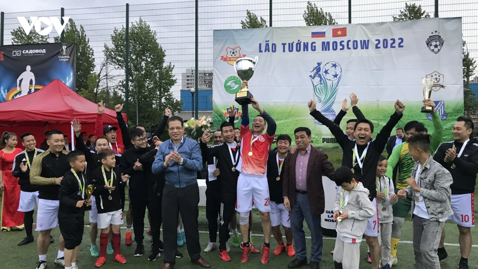 Bế mạc giải bóng đá Lão tướng Moscow 2022 cho cộng đồng người Việt tại Nga