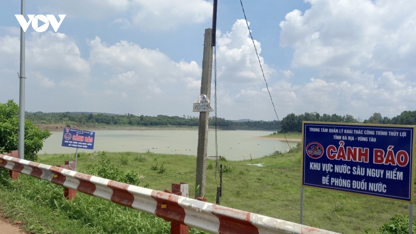 Thả lưới đánh bắt cá, 2 anh em bị đuối nước ở hồ Suối Rao