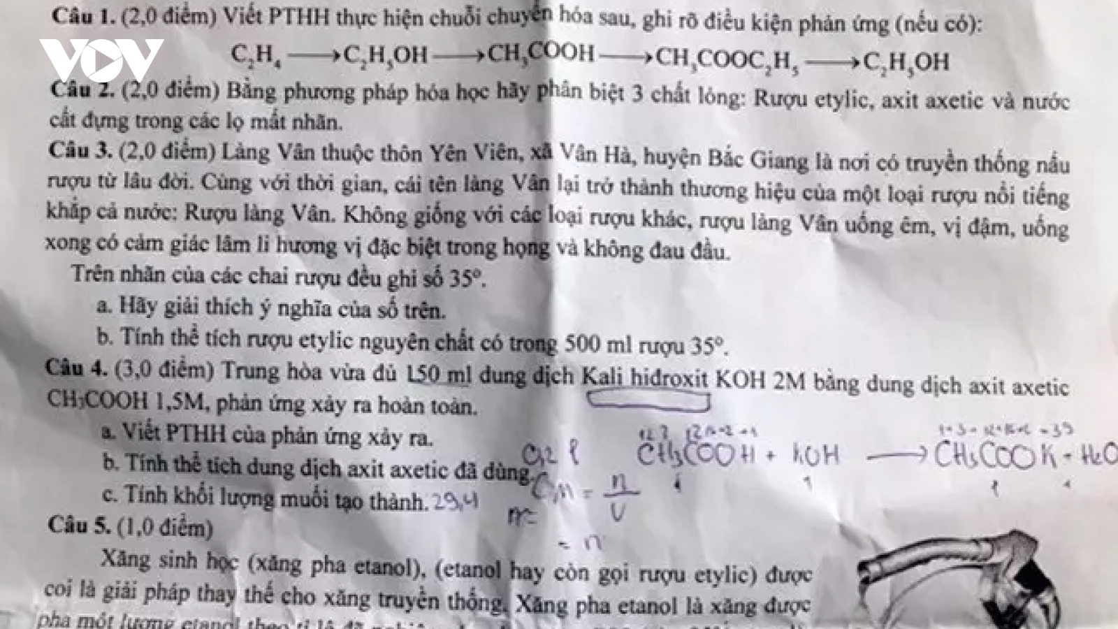 Đề thi Hóa khen nức nở rượu Làng Vân, phụ huynh bức xúc