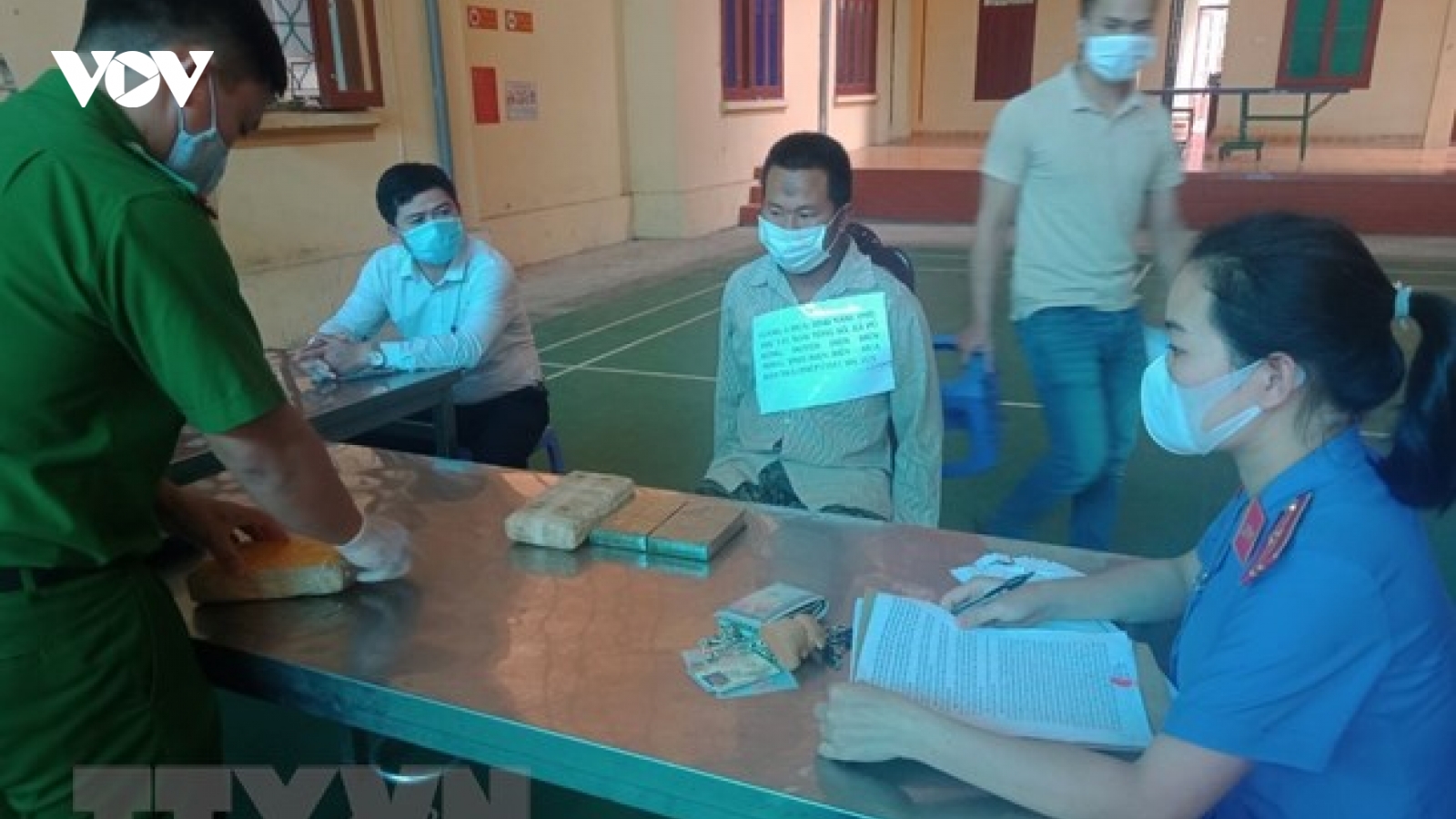 Điện Biên: Bắt 1 đối tượng, thu giữ 2 bánh heroin, 12.000 viên ma túy