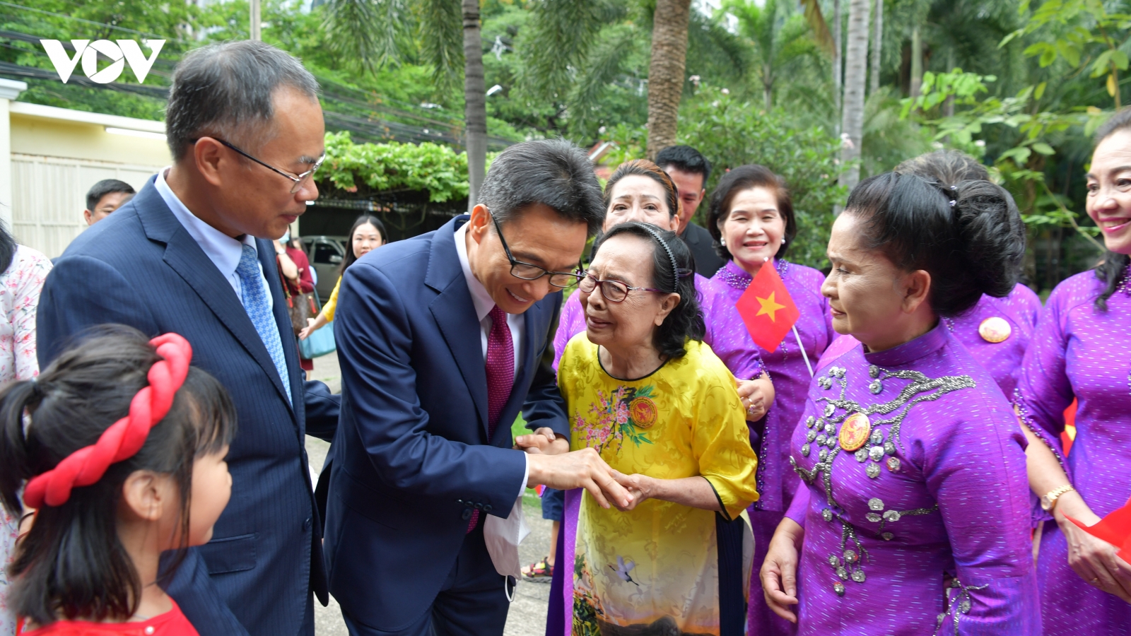Phó Thủ tướng Vũ Đức Đam gặp gỡ kiều bào Việt Nam tại Thái Lan