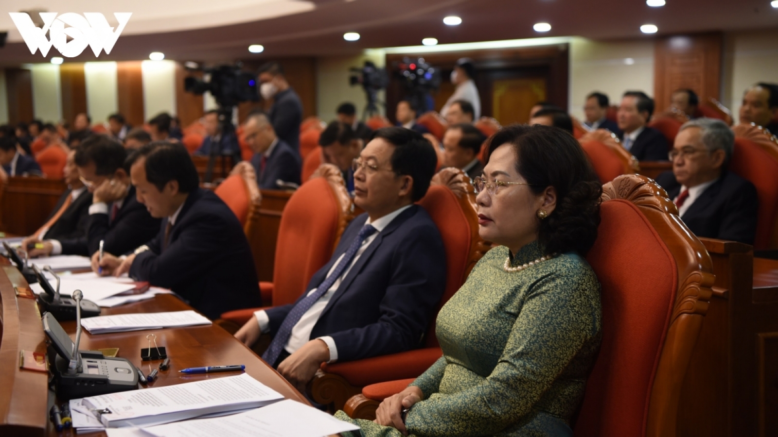 Thông cáo báo chí ngày làm việc thứ 2 Hội nghị Trung ương 5 khoá XIII