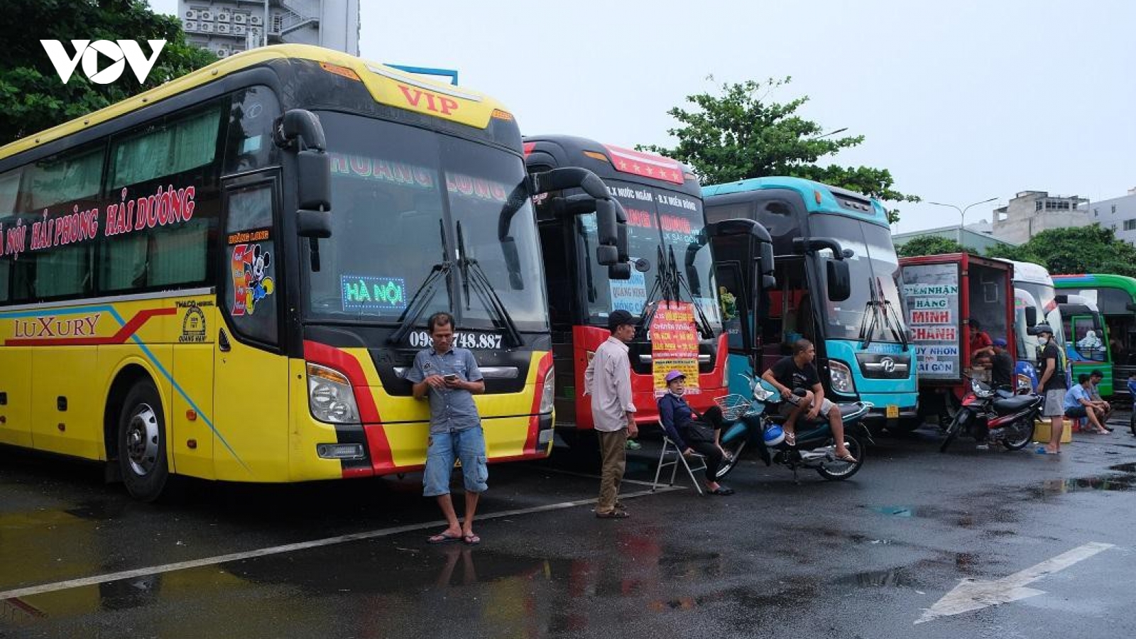 Giá xăng dầu tăng kỷ lục: Doanh nghiệp vận tải chưa kịp 'ngoi' lên đã tiếp tục 'chìm'