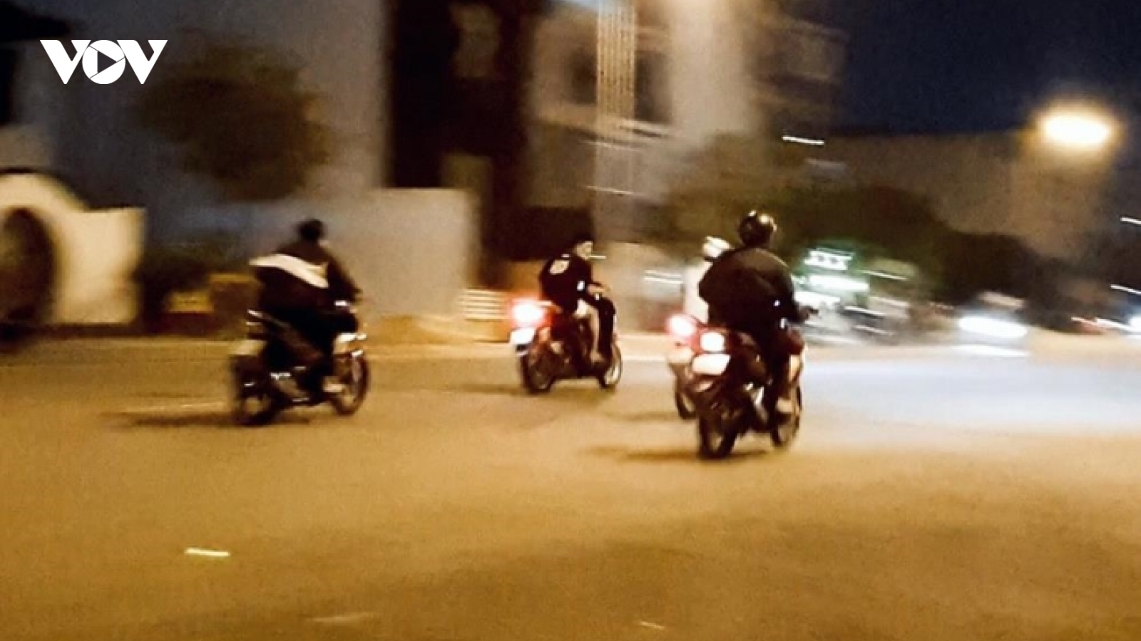 Bắt nhóm thanh thiếu niên chặn đường, đua xe ở TP.HCM