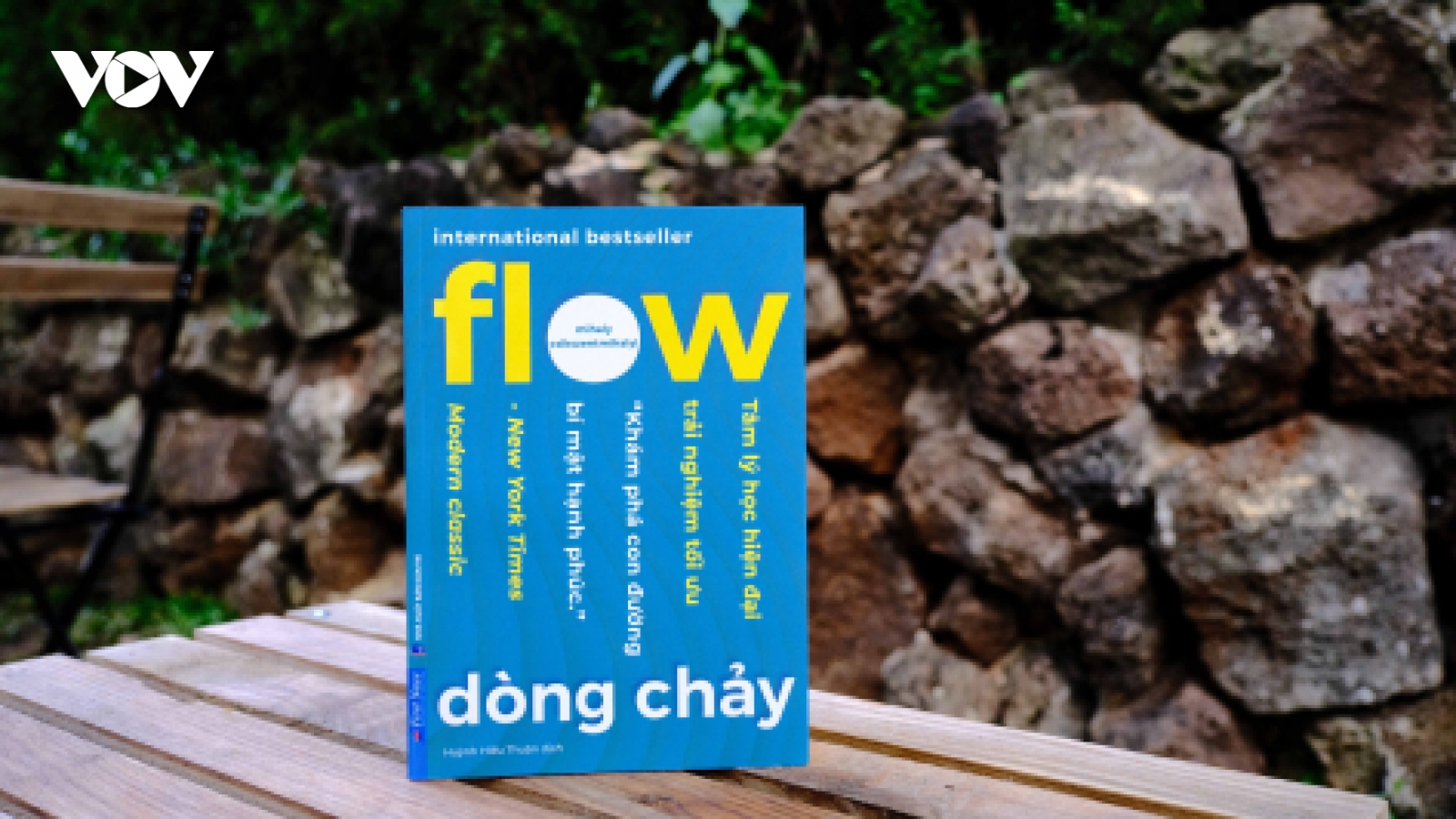 "Dòng chảy" - Tình bạn cũng phải được nuôi dưỡng như gia đình
