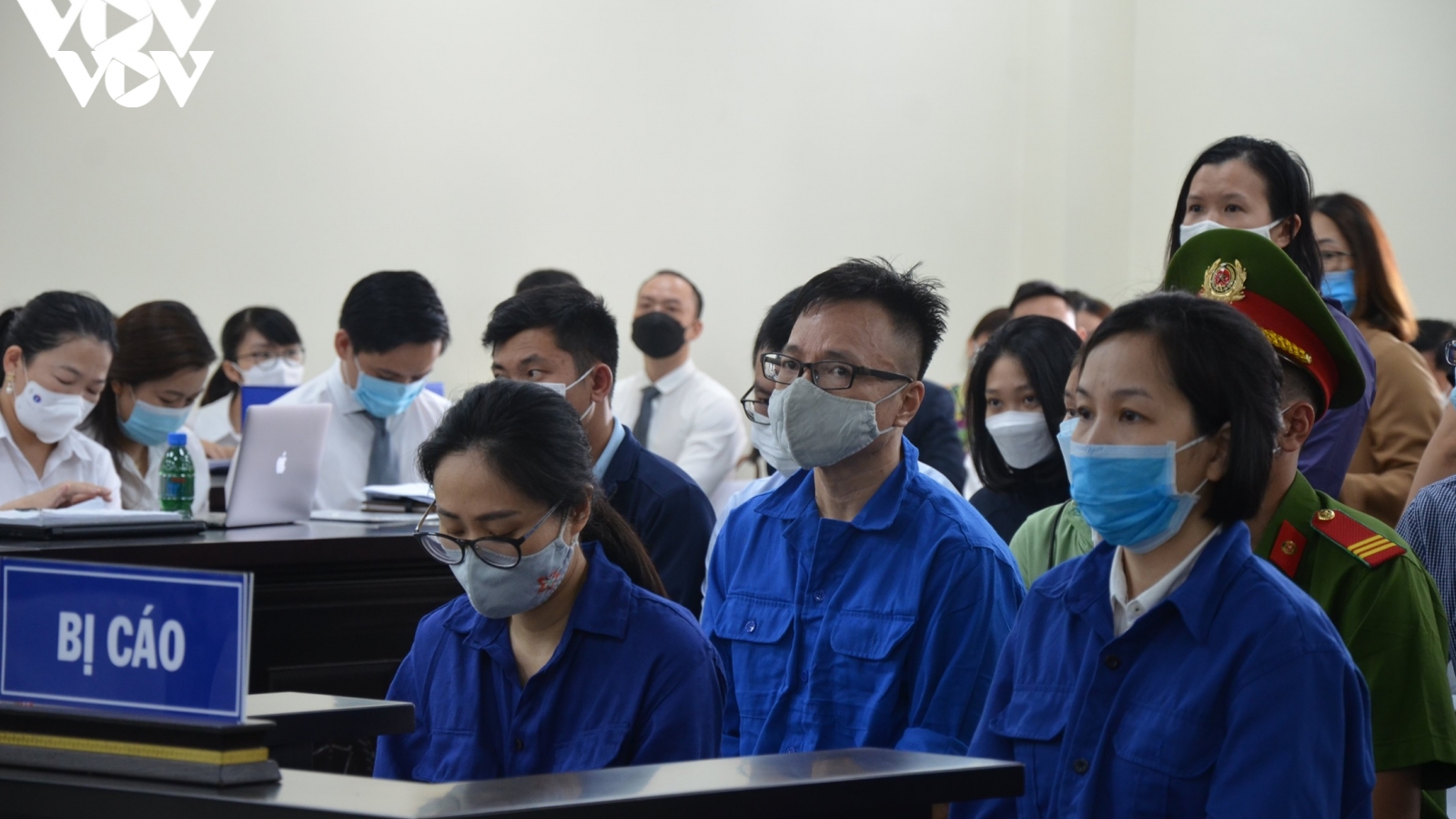 "Siêu lừa" cấu kết với hàng loạt cán bộ ngân hàng để chiếm đoạt hơn 433 tỷ đồng