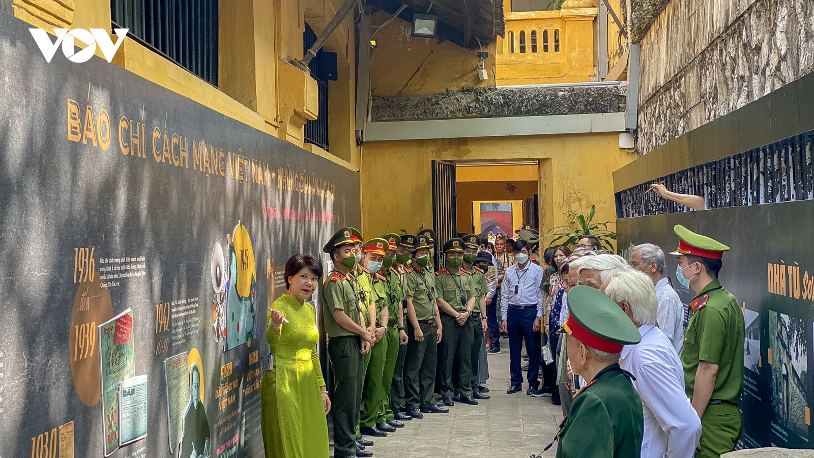 Ra mắt trưng bày "Đứng lên và Cất tiếng" tại di tích Nhà tù Hỏa Lò