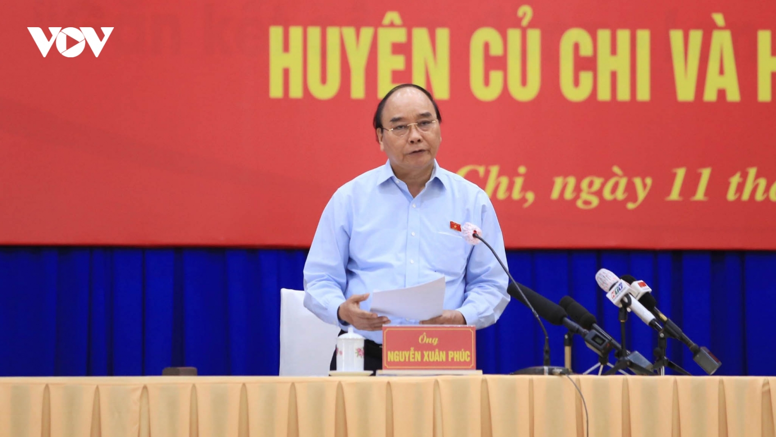Chủ tịch nước Nguyễn Xuân Phúc tiếp xúc cử tri huyện Củ Chi và Hóc Môn
