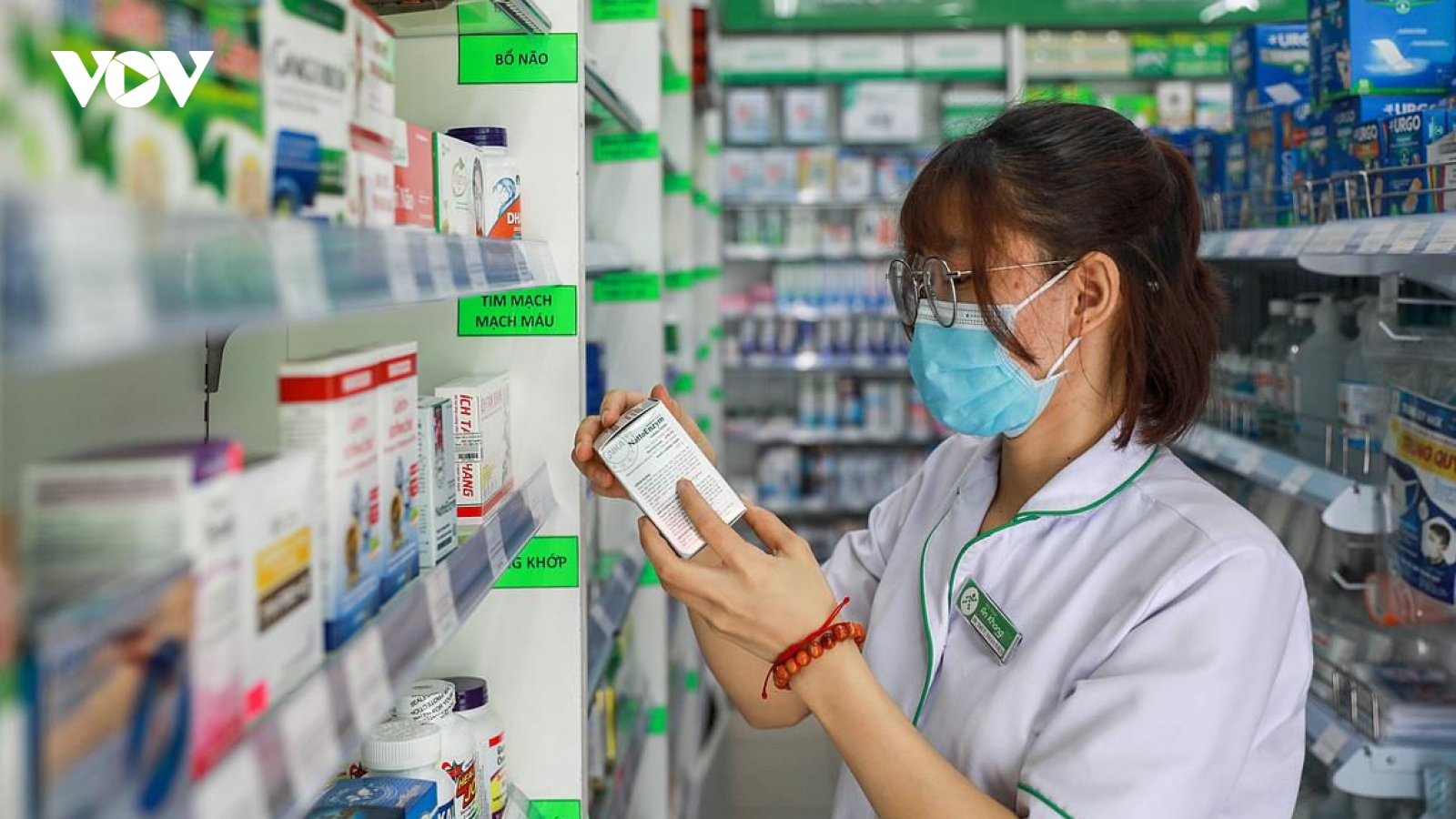 Bộ Y tế đôn đốc các địa phương mua sắm thuốc và vật tư y tế