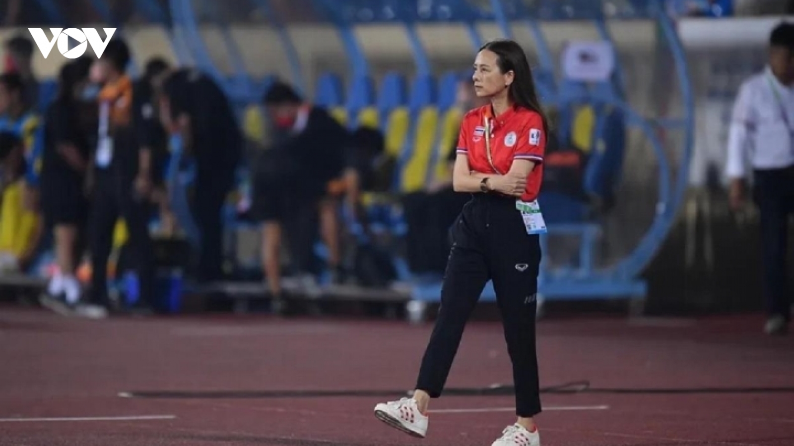 U23 Thái Lan thua U23 Malaysia, nữ tỷ phú Nualphan Lamsam xin lỗi cổ động viên