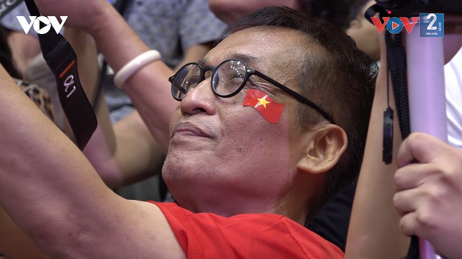 Người cha âm thầm ghi lại từng bước nhảy của con gái ở SEA Games 31