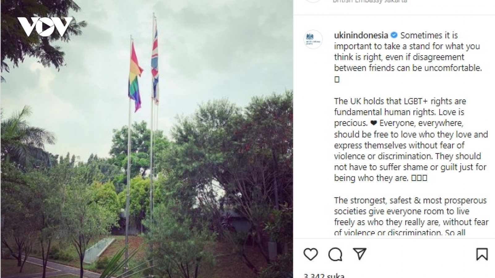 Indonesia triệu Đại sứ Anh về việc treo cờ cầu vồng LGBT