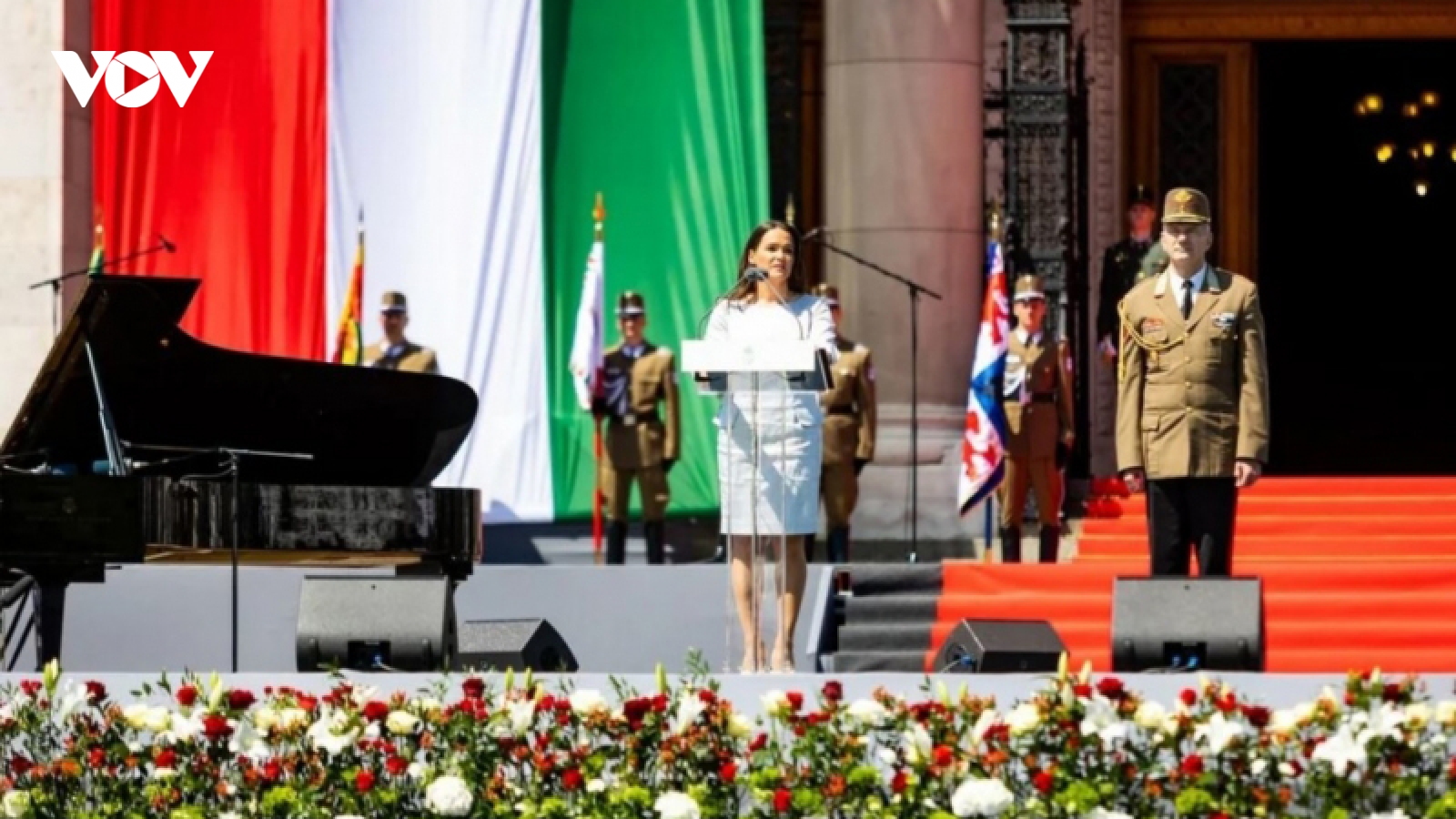 Tổng thống Hungary lên án cuộc tấn công của Nga, ủng hộ Ukraine gia nhập EU