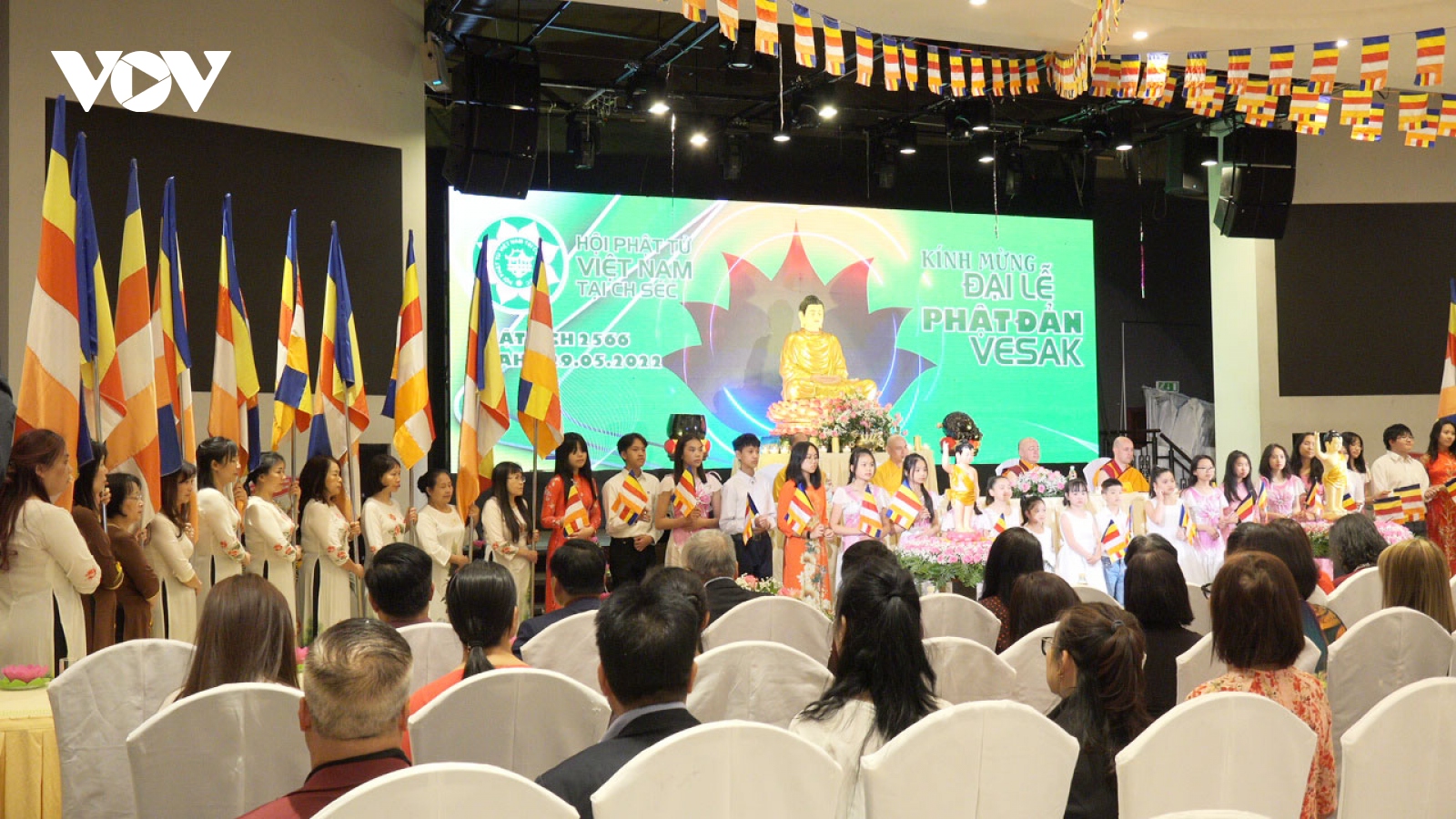 Người Việt tại Séc trang trọng tổ chức Đại lễ Phật Đản 2022