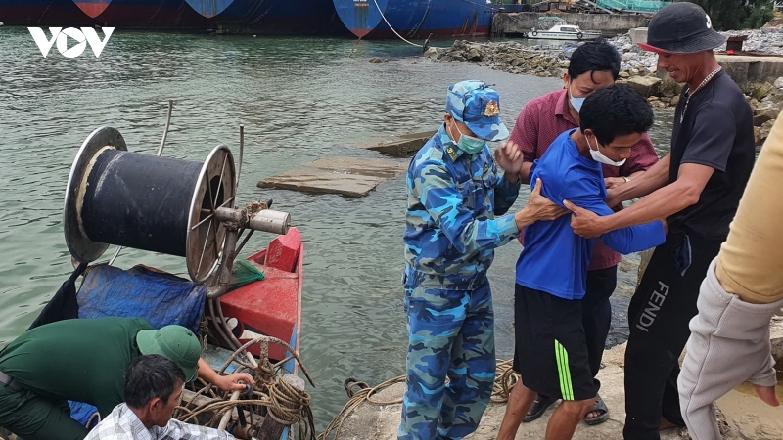 Quảng Trị kịp thời cấp cứu một ngư dân bị tai nạn trên biển