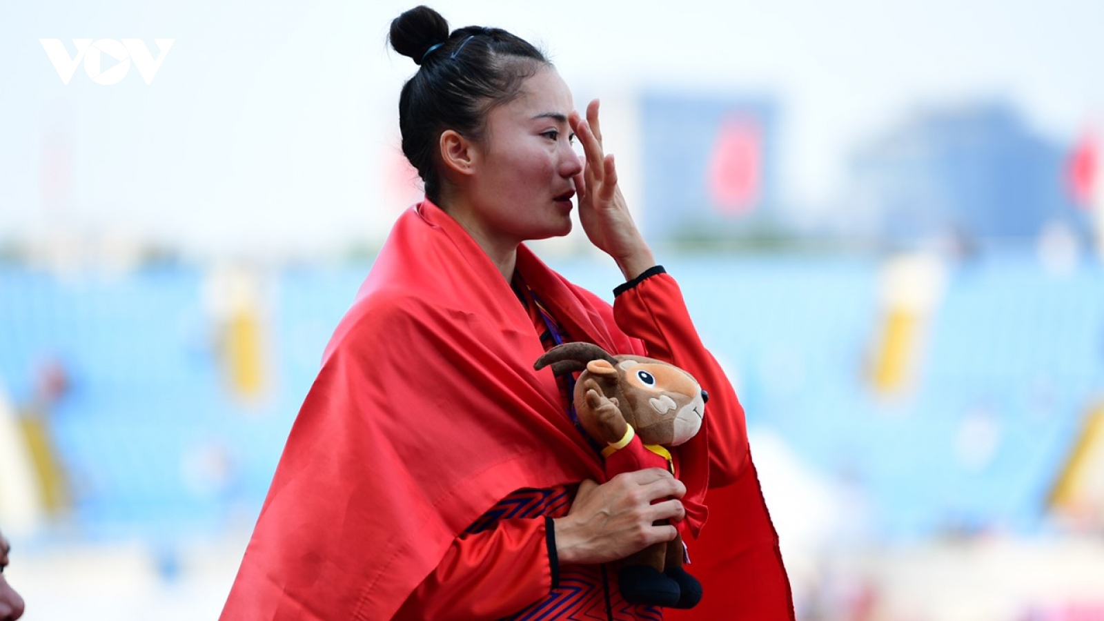 Quách Thị Lan bật khóc khi có HCV đầu tiên ở SEA Games 31