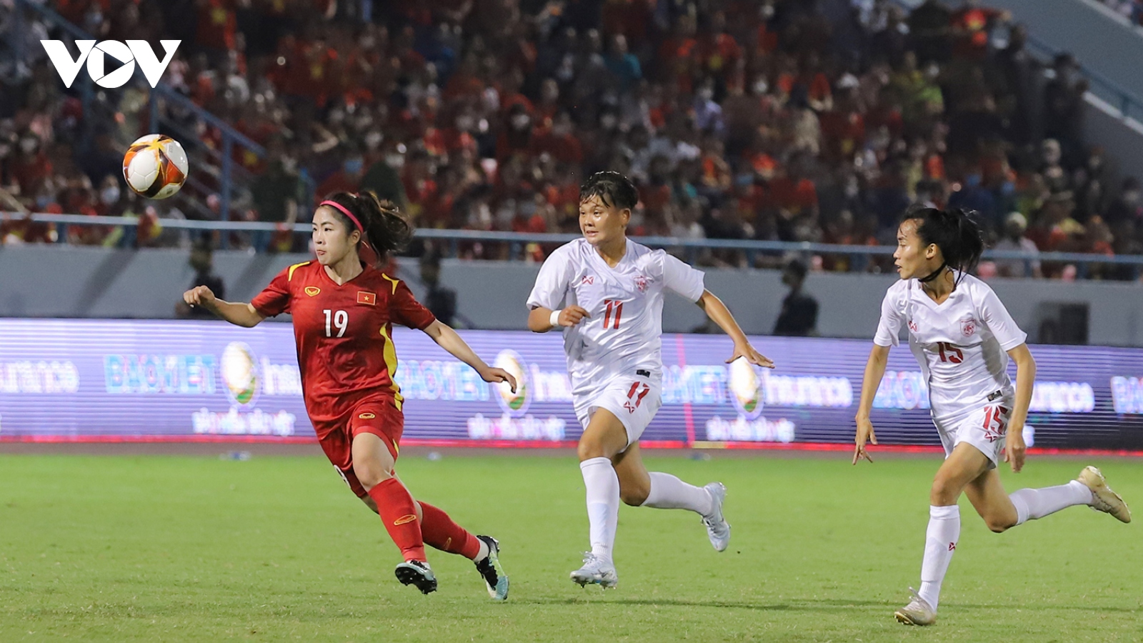 SEA Games 31: Sân Cẩm Phả “cháy rực” mừng tuyển nữ Việt Nam vào Chung kết