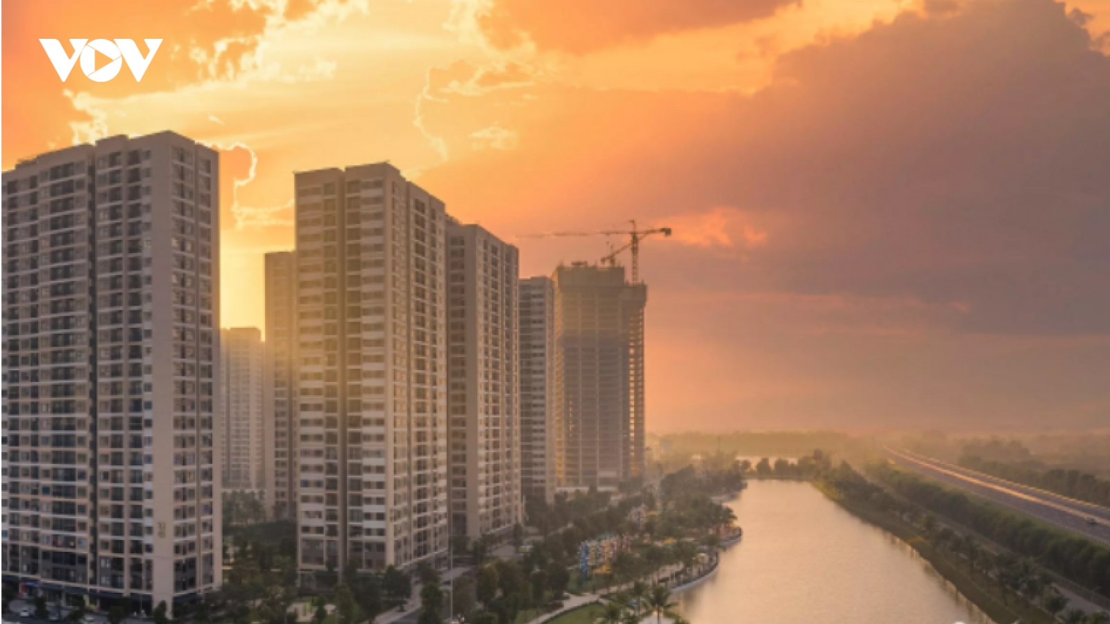 Siết tín dụng bất động sản: Không nên cực đoan, cần thận trọng và thanh lọc