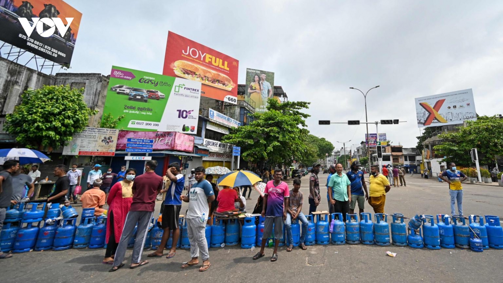 Ngành kinh tế mũi nhọn của Sri Lanka điêu đứng vì hai đòn giáng mạnh liên tiếp