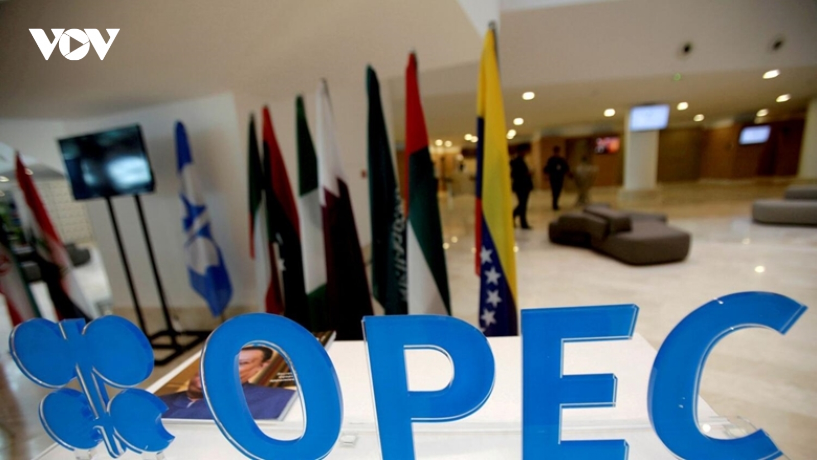 OPEC+ sẽ bám sát kế hoạch tăng nhẹ sản lượng dầu