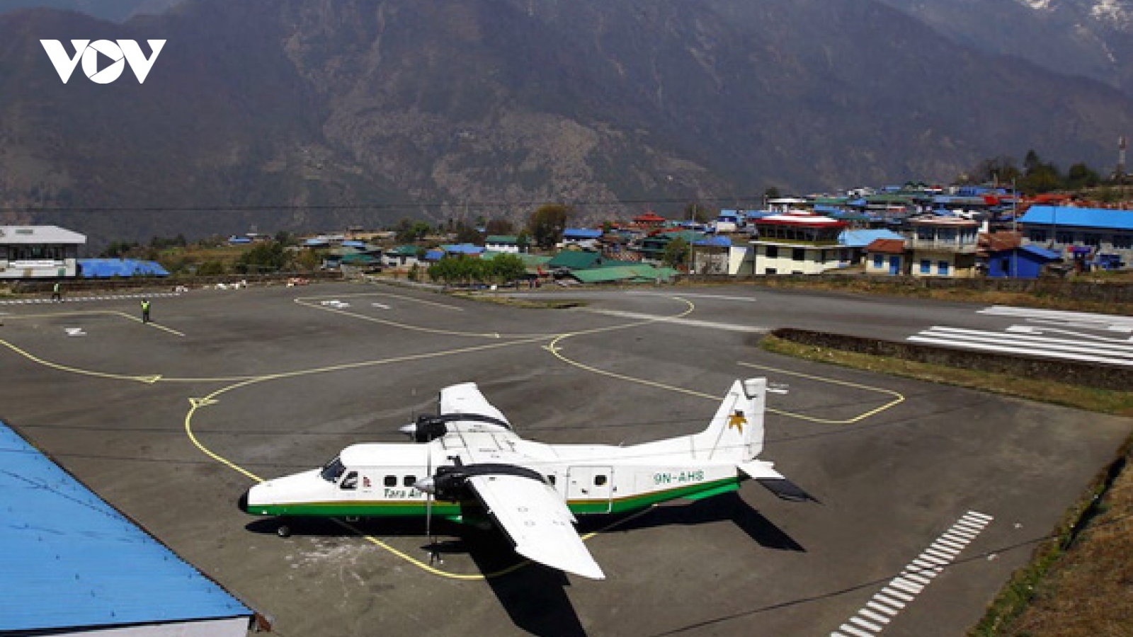 Máy bay chở khách Nepal mất tích: Người dân phát hiện đám cháy