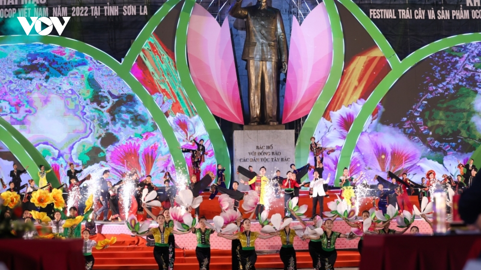 Thủ tướng dự Lễ khai mạc Festival trái cây và sản phẩm OCOP Việt Nam năm 2022
