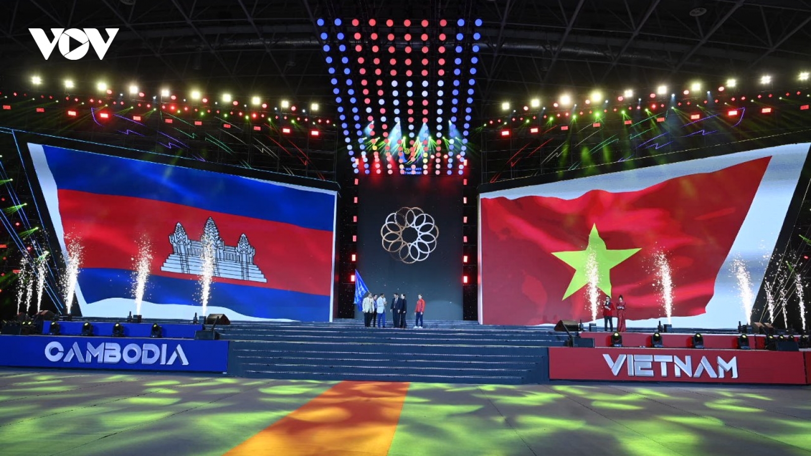 Bế mạc SEA Games 31: Việt Nam gửi lời chào bạn bè, hẹn gặp lại ở Campuchia