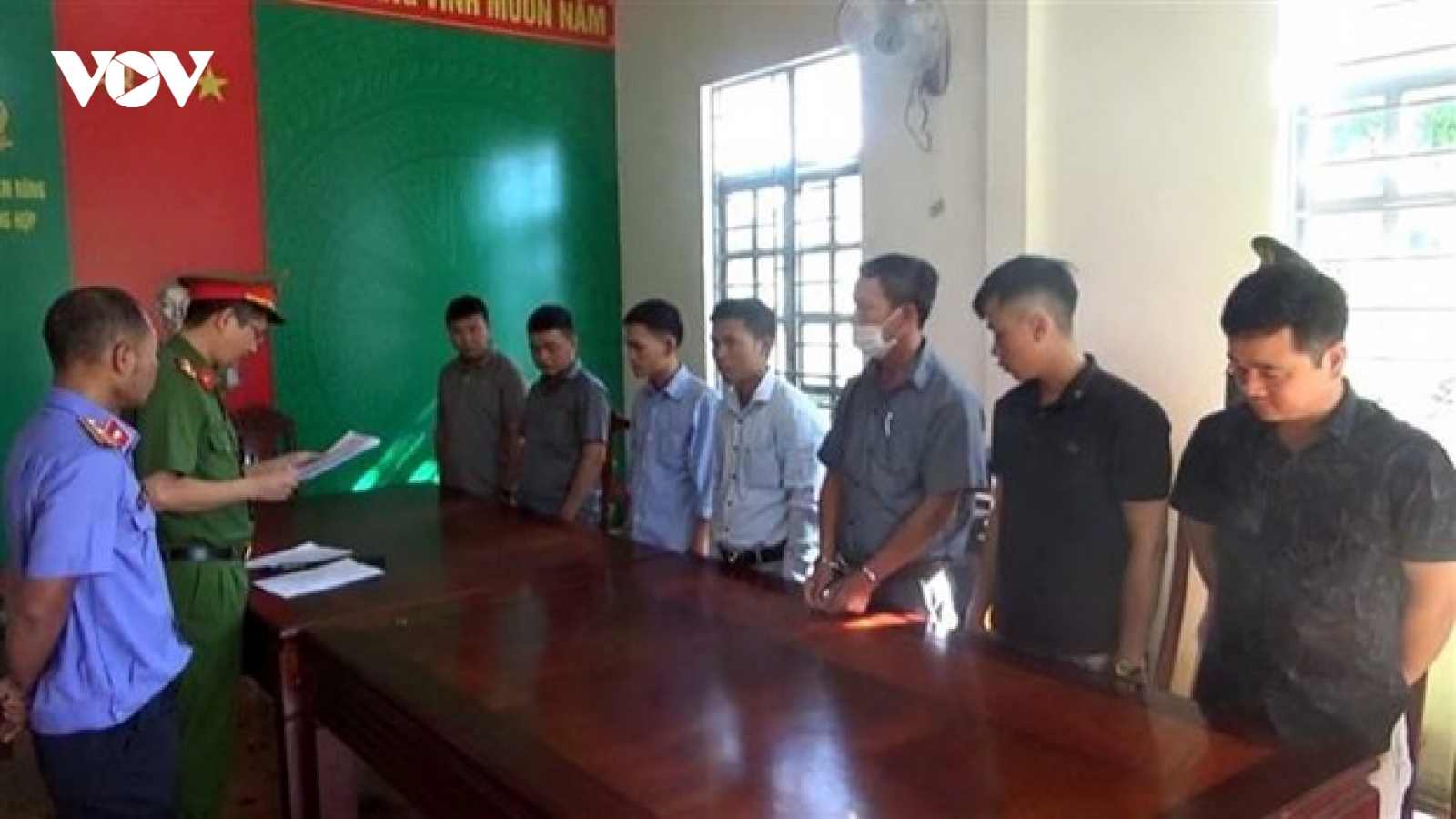 Lâm Đồng: Khởi tố 7 cán bộ bảo kê khai thác lâm sản trái phép
